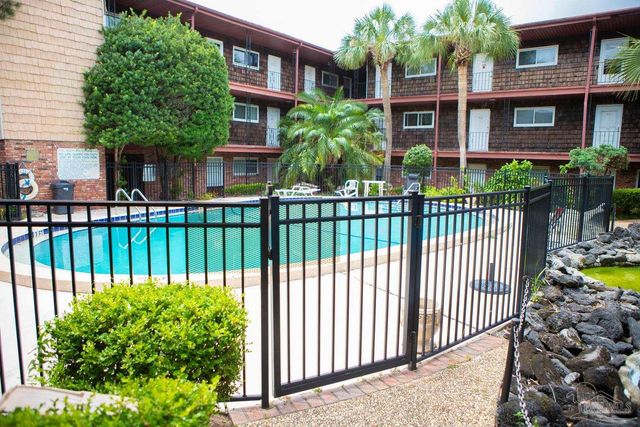 300 Bayou Blvd 106, Pensacola, FL 32503
