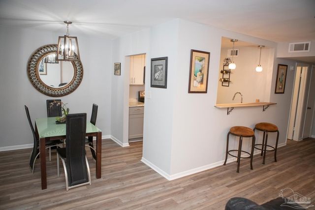 300 Bayou Blvd 106, Pensacola, FL 32503