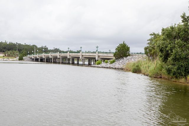 300 Bayou Blvd 106, Pensacola, FL 32503