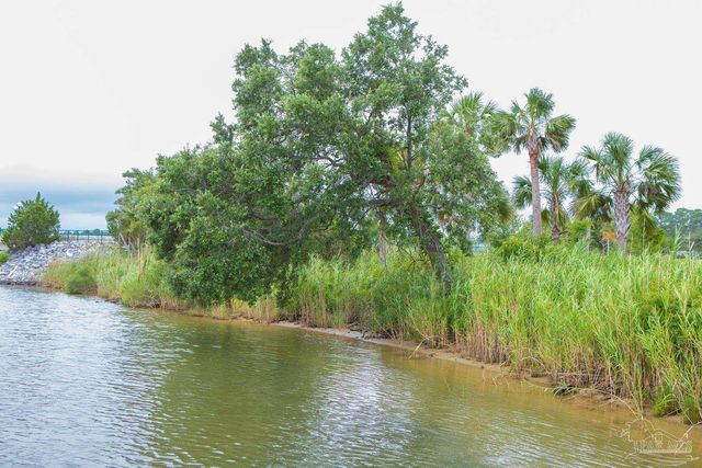 300 Bayou Blvd 106, Pensacola, FL 32503