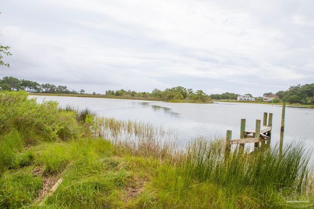 300 Bayou Blvd 106, Pensacola, FL 32503