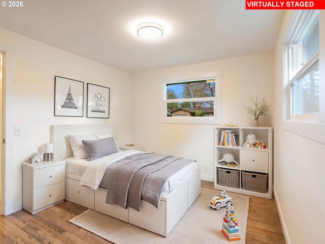 13045 Se ANKENY St, Portland, OR 97233