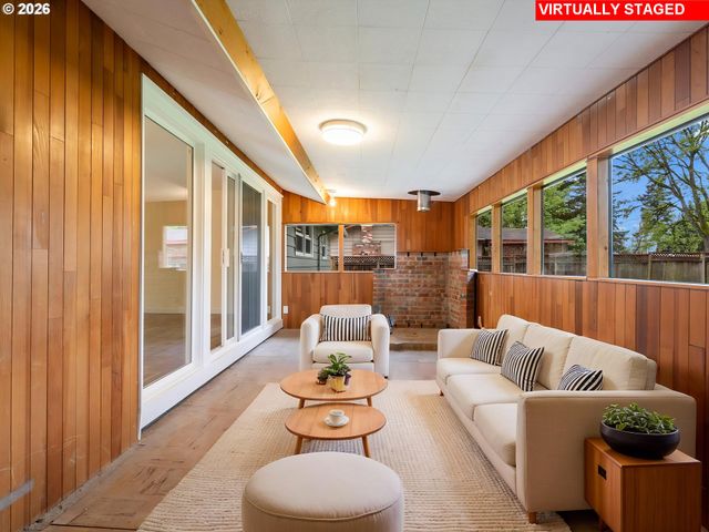 13045 Se ANKENY St, Portland, OR 97233