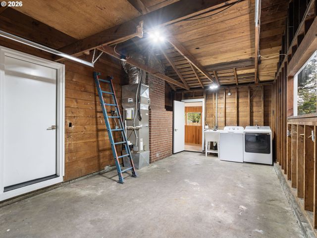 13045 Se ANKENY St, Portland, OR 97233