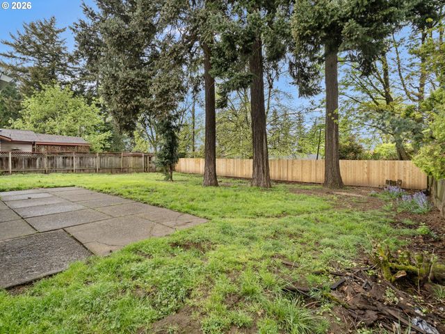 13045 Se ANKENY St, Portland, OR 97233