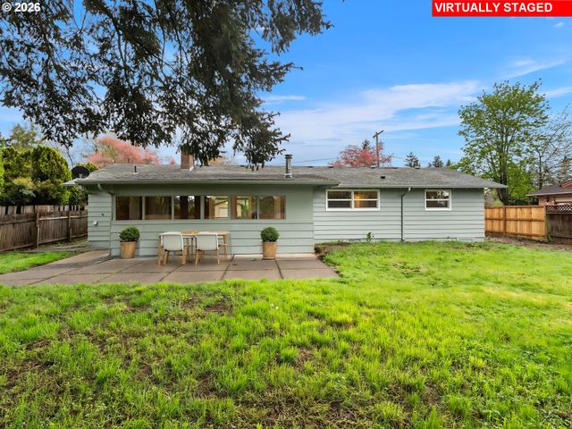 13045 Se ANKENY St, Portland, OR 97233