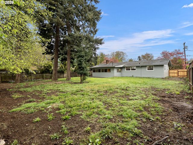 13045 Se ANKENY St, Portland, OR 97233