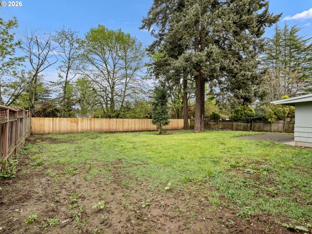 13045 Se ANKENY St, Portland, OR 97233