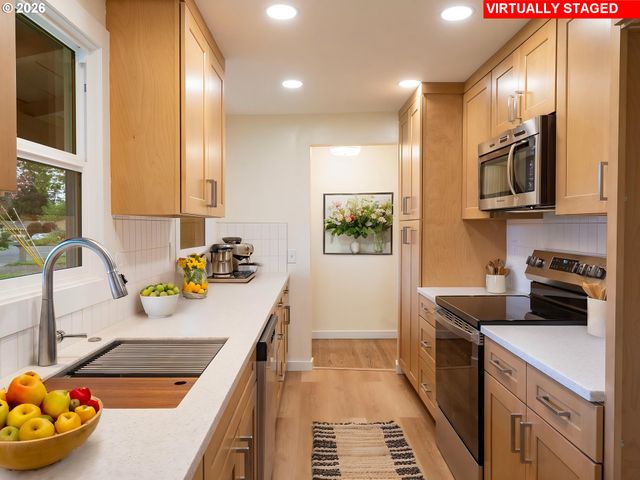 13045 Se ANKENY St, Portland, OR 97233