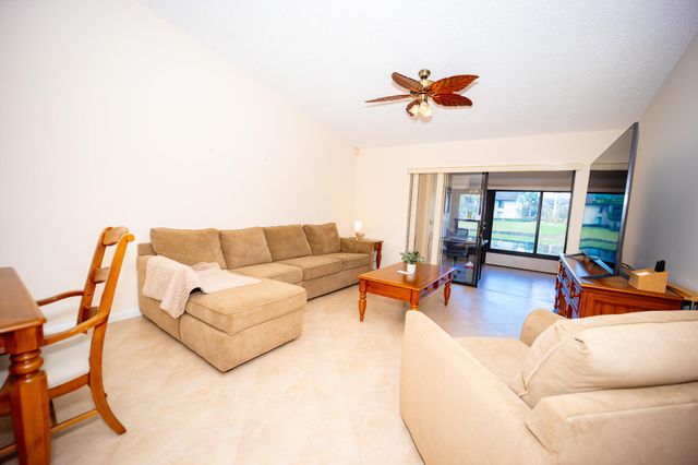727 Sunny Pine Way F, Greenacres, FL 33415