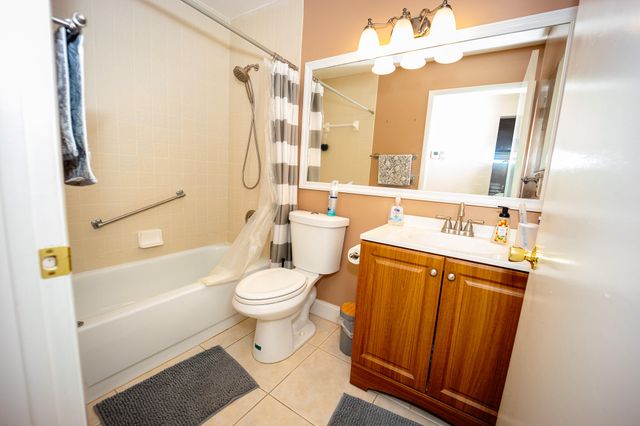 727 Sunny Pine Way F, Greenacres, FL 33415