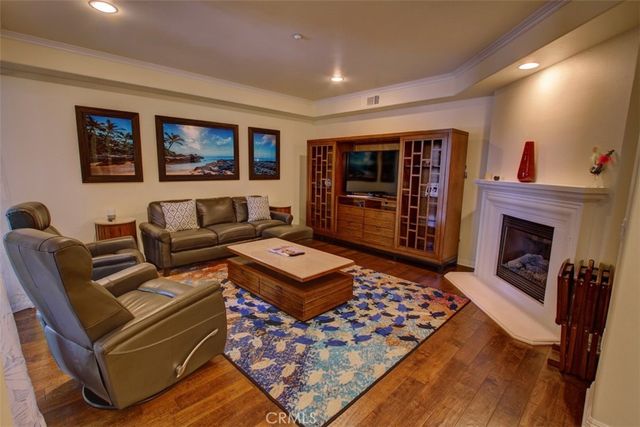 401 Bernard Street 206, Costa Mesa, CA 92627