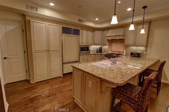 401 Bernard Street 206, Costa Mesa, CA 92627