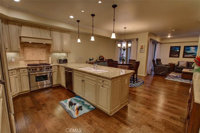401 Bernard Street 206, Costa Mesa, CA 92627