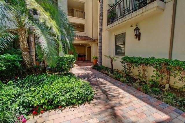 401 Bernard Street 206, Costa Mesa, CA 92627