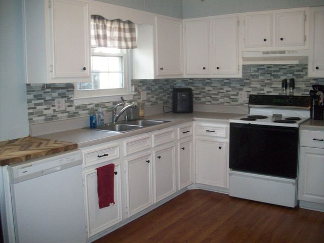 8211 Wood Haven RD, Roanoke, VA 24019