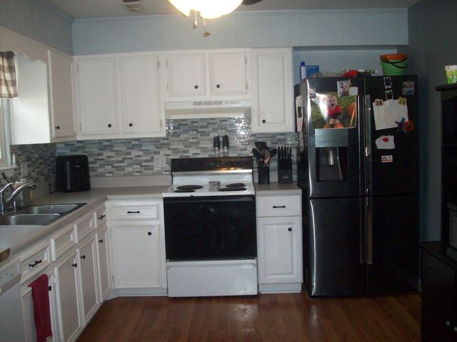 8211 Wood Haven RD, Roanoke, VA 24019