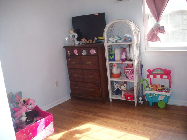 8211 Wood Haven RD, Roanoke, VA 24019