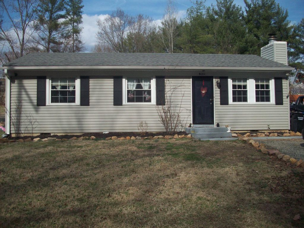 8211 Wood Haven RD, Roanoke, VA 24019