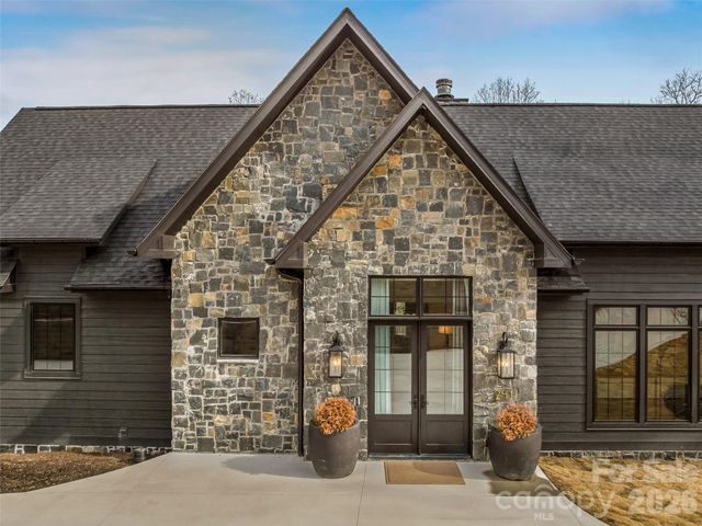 241 Tower Circle, Laurel Park, NC 28739