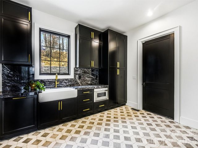 241 Tower Circle, Laurel Park, NC 28739