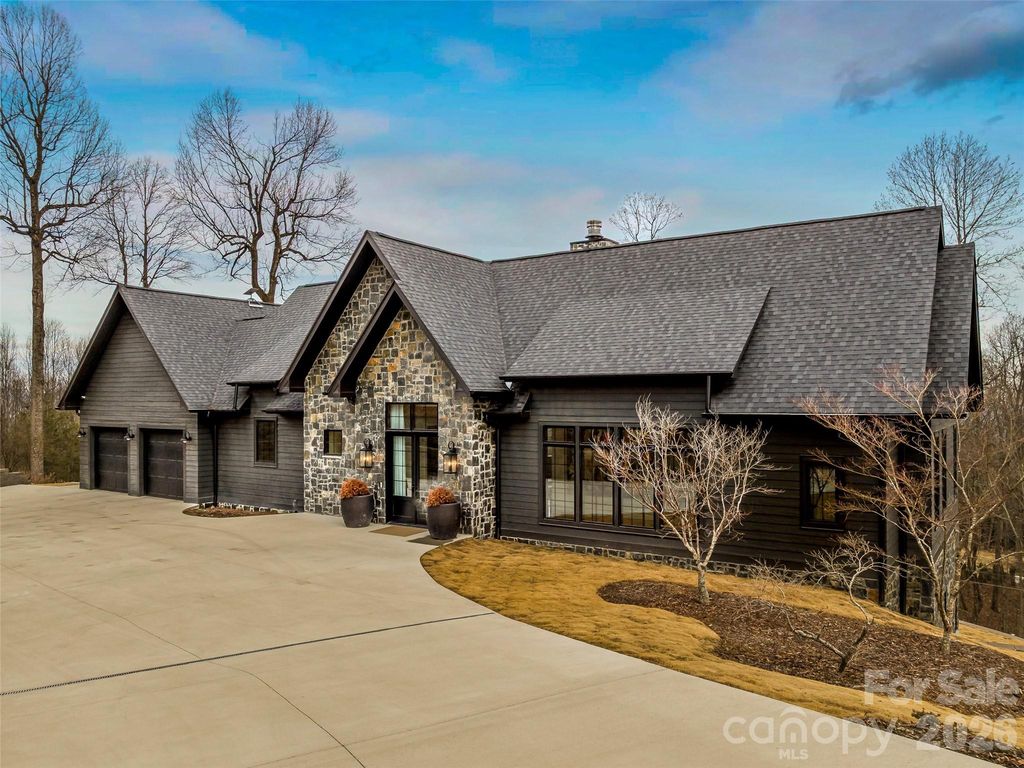 241 Tower Circle, Laurel Park, NC 28739