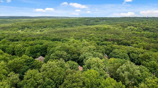 10 Pebble Lane, Signal Mountain, TN 37377