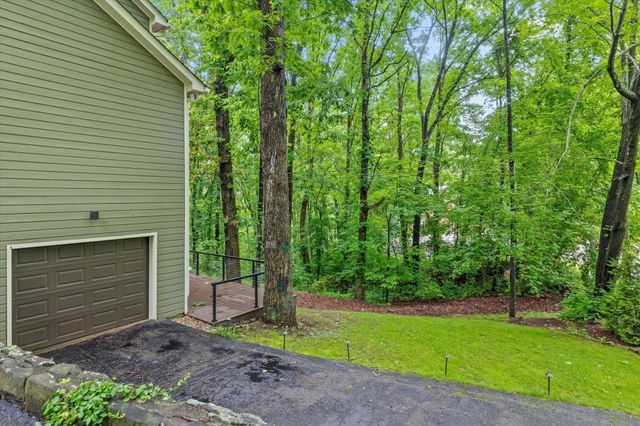 10 Pebble Lane, Signal Mountain, TN 37377