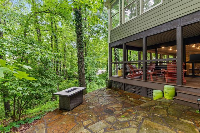 10 Pebble Lane, Signal Mountain, TN 37377