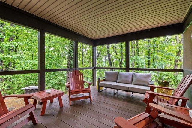 10 Pebble Lane, Signal Mountain, TN 37377