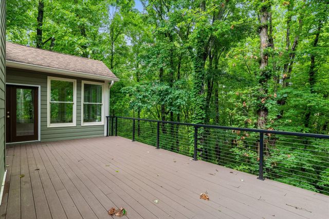 10 Pebble Lane, Signal Mountain, TN 37377