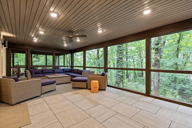 10 Pebble Lane, Signal Mountain, TN 37377