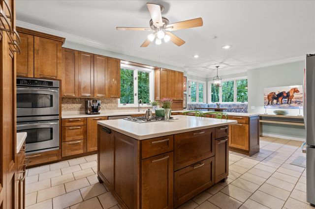 10 Pebble Lane, Signal Mountain, TN 37377