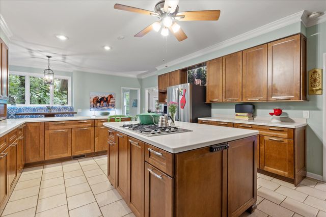 10 Pebble Lane, Signal Mountain, TN 37377