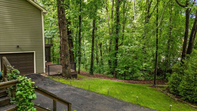 10 Pebble Lane, Signal Mountain, TN 37377