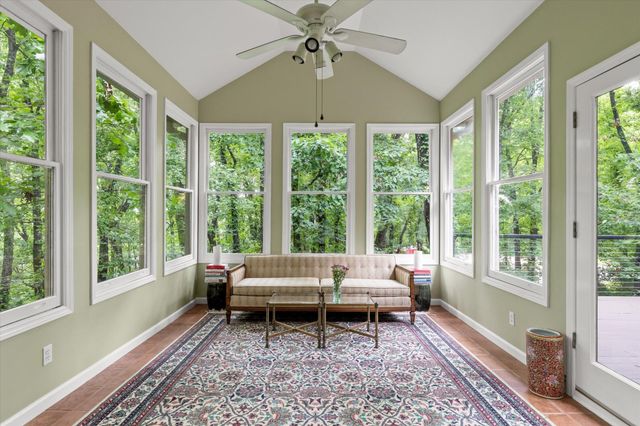 10 Pebble Lane, Signal Mountain, TN 37377
