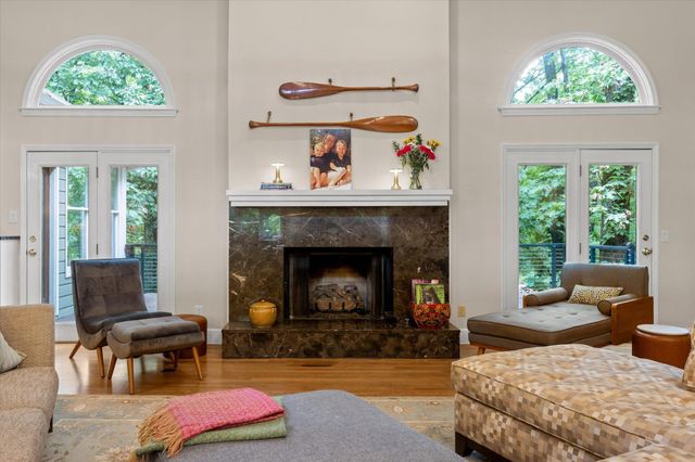 10 Pebble Lane, Signal Mountain, TN 37377
