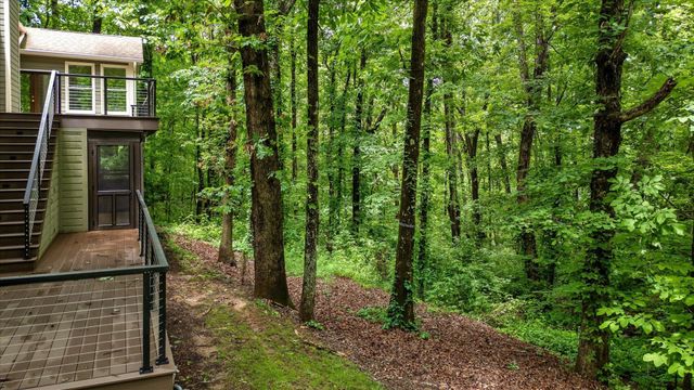 10 Pebble Lane, Signal Mountain, TN 37377