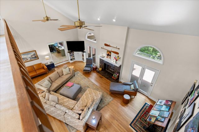 10 Pebble Lane, Signal Mountain, TN 37377