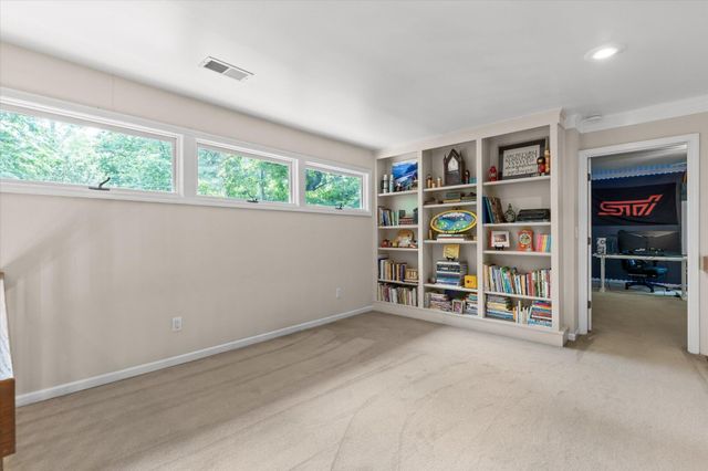 10 Pebble Lane, Signal Mountain, TN 37377