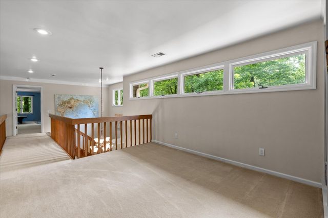 10 Pebble Lane, Signal Mountain, TN 37377