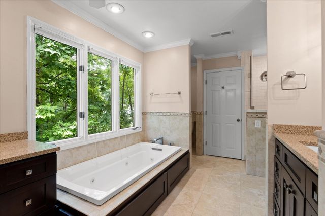10 Pebble Lane, Signal Mountain, TN 37377