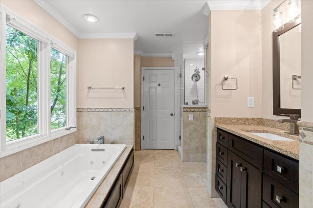 10 Pebble Lane, Signal Mountain, TN 37377