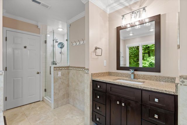 10 Pebble Lane, Signal Mountain, TN 37377