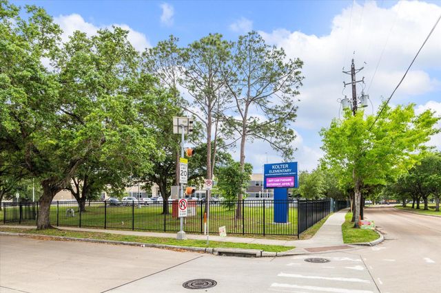 4958 Wigton Drive, Houston, TX 77096