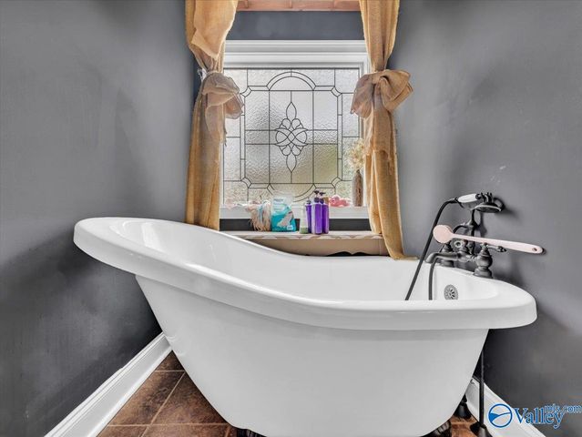 19100 Moyers Road, Athens, AL 35611