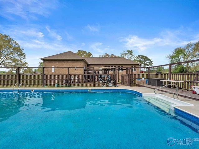 19100 Moyers Road, Athens, AL 35611