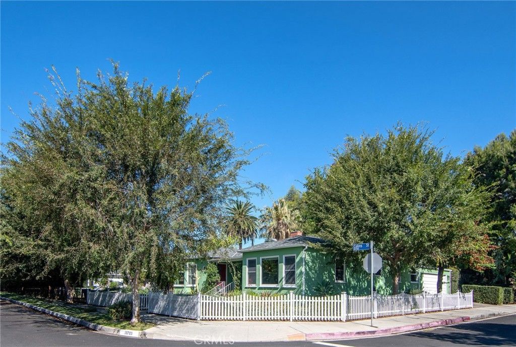 10703 Collins Street, North Hollywood, CA 91601 — photo 3
