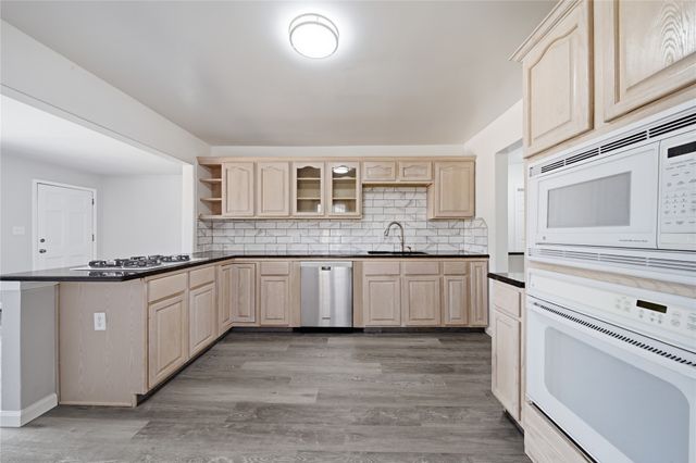1214 N New Haven Avenue, Tulsa, OK 74115