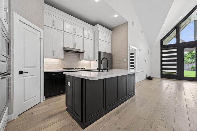 16202 Bluegill Drive, Cypress, TX 77433